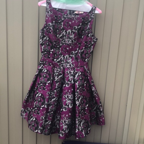 BB Dakota Dress - Picture 4 of 6